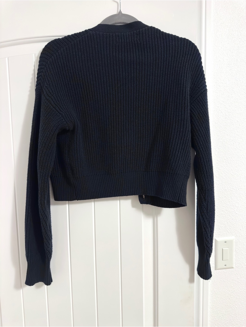 UO Cropped Sweater - Picture 2 of 4
